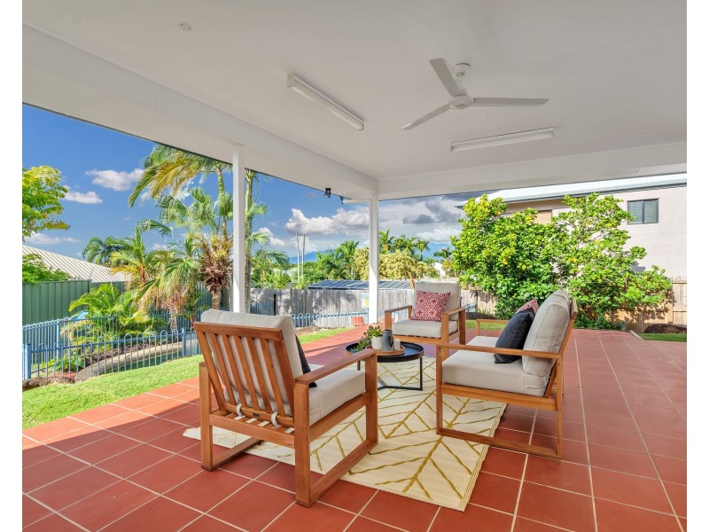 10 Sweetlip Close, Kanimbla QLD 4870
