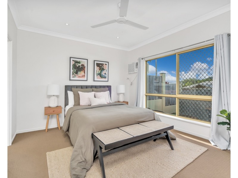 10 Sweetlip Close, Kanimbla QLD 4870