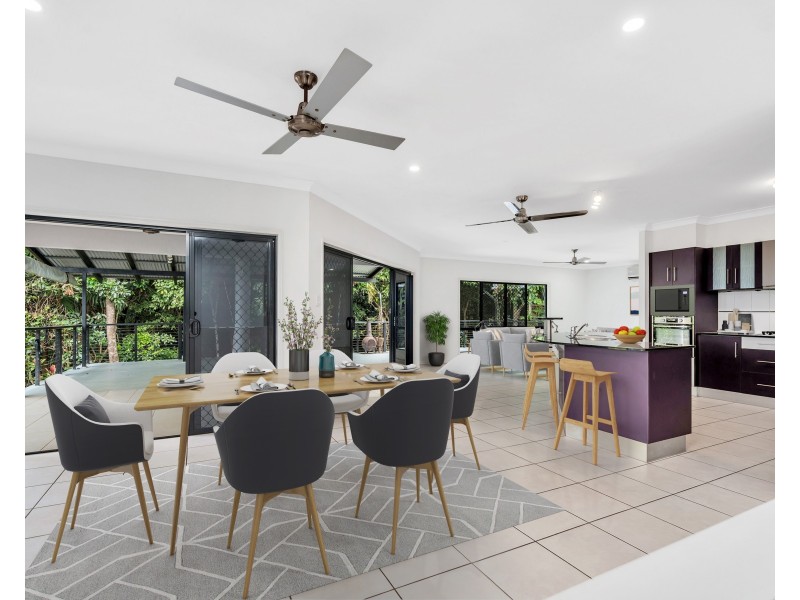 8 Hussar Close, Kanimbla QLD 4870