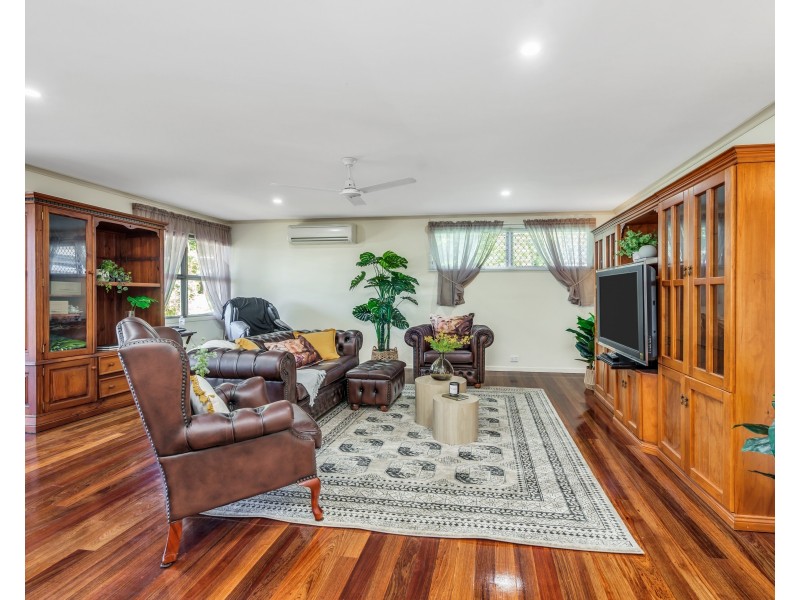 32 Sommerville Crescent, Whitfield QLD 4870