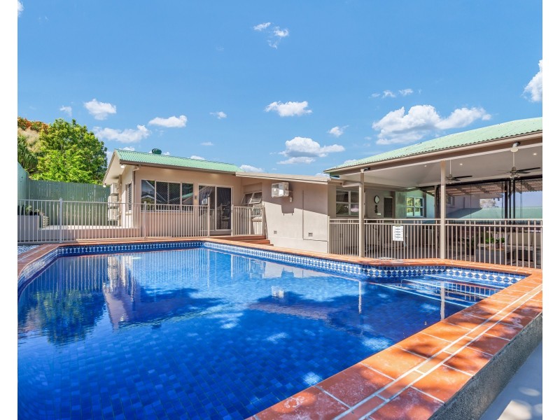 32 Sommerville Crescent, Whitfield QLD 4870