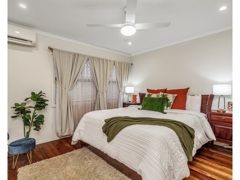 32 Sommerville Crescent, Whitfield QLD 4870
