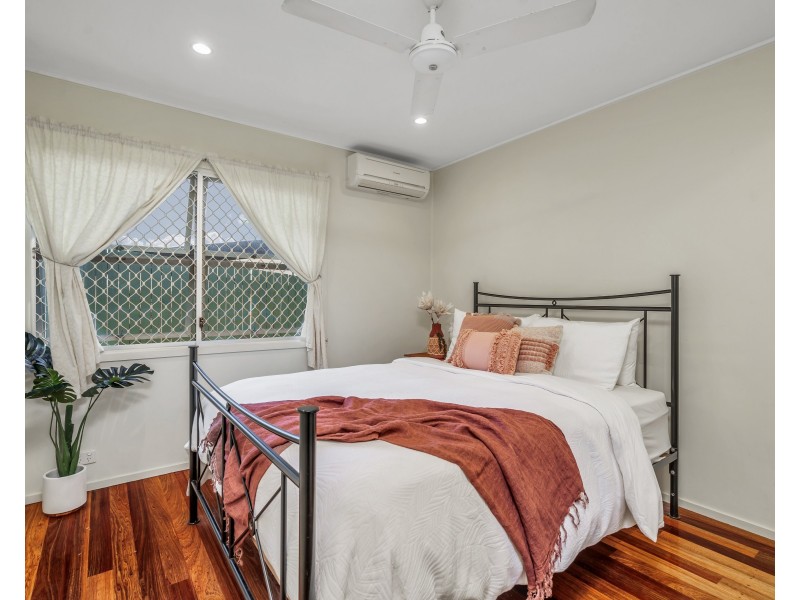 32 Sommerville Crescent, Whitfield QLD 4870