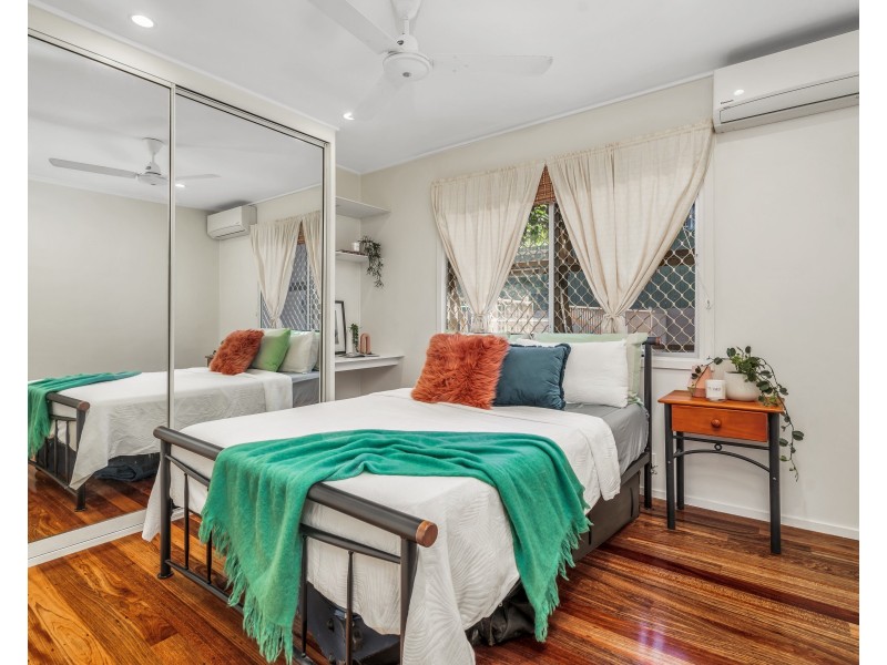32 Sommerville Crescent, Whitfield QLD 4870