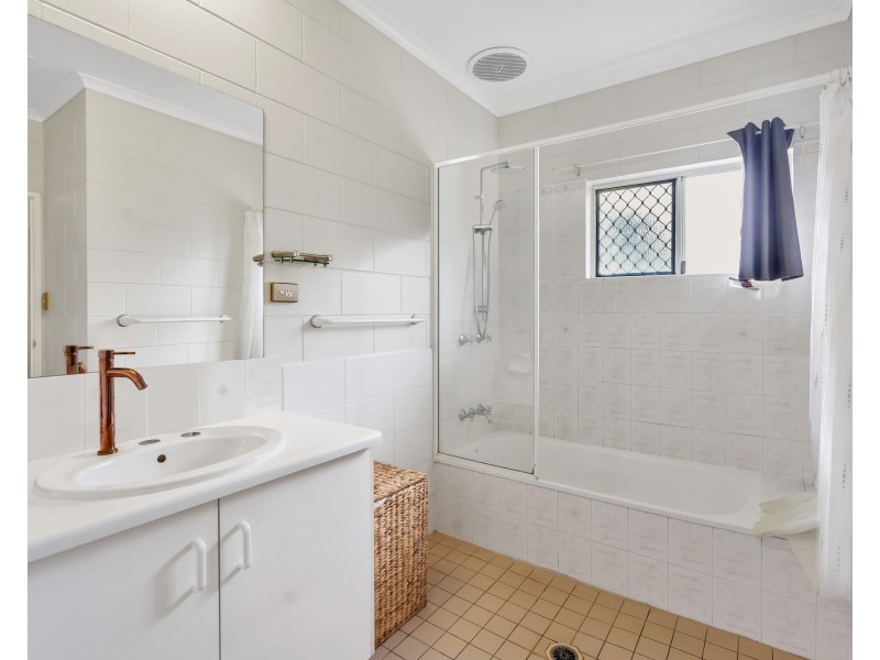 6 Diamond Street, Mount Sheridan QLD 4868
