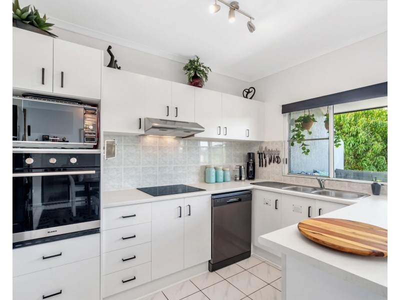 12/10 Brown Street, Woree QLD 4868