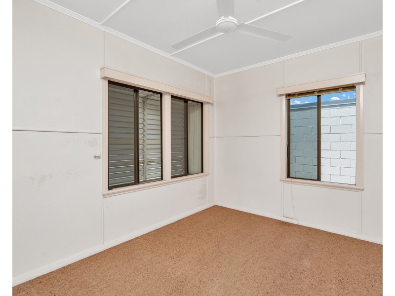 120 Mcleod Street, Cairns City QLD 4870