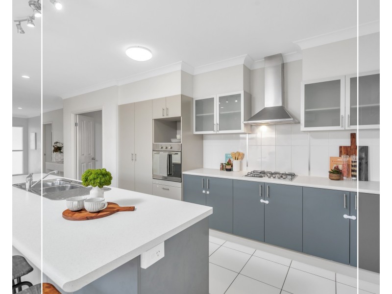 46 City View Crescent, Mooroobool QLD 4870