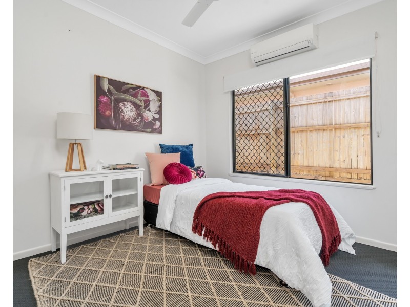 46 City View Crescent, Mooroobool QLD 4870