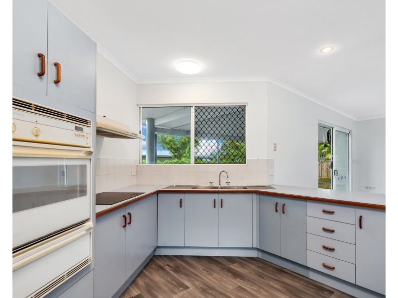 198 Toogood Road, Bayview Heights QLD 4868