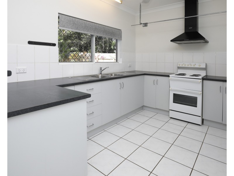 23 Dodd Court, Mooroobool QLD 4870