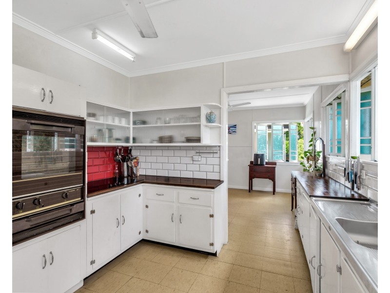 18 Cominos Place, Manunda QLD 4870