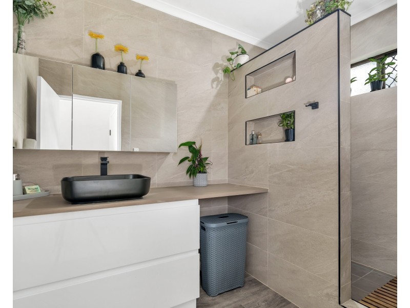 105 Windarra Street, Woree QLD 4868