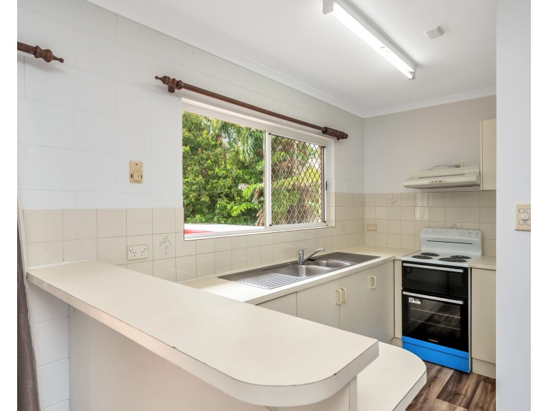 52 Beatrice Street, Mooroobool QLD 4870