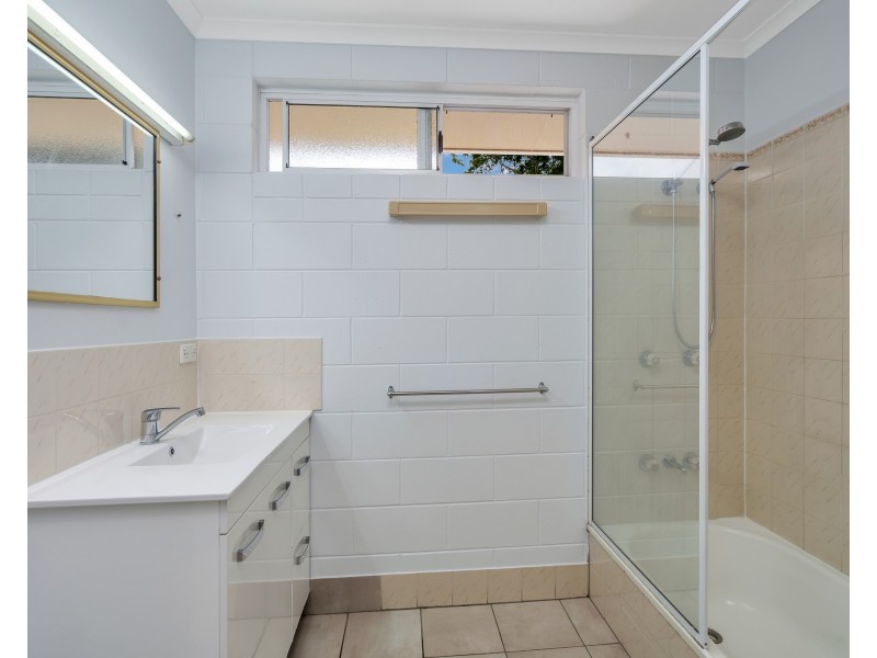 52 Beatrice Street, Mooroobool QLD 4870