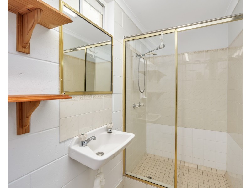 52 Beatrice Street, Mooroobool QLD 4870