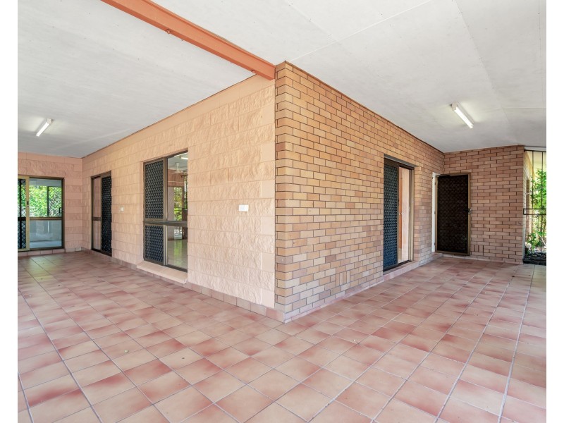 189 Swallow Street, Mooroobool QLD 4870