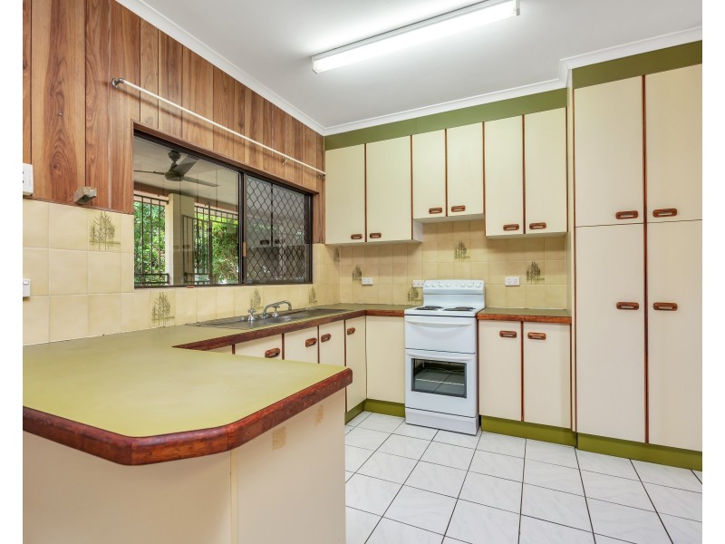 189 Swallow Street, Mooroobool QLD 4870