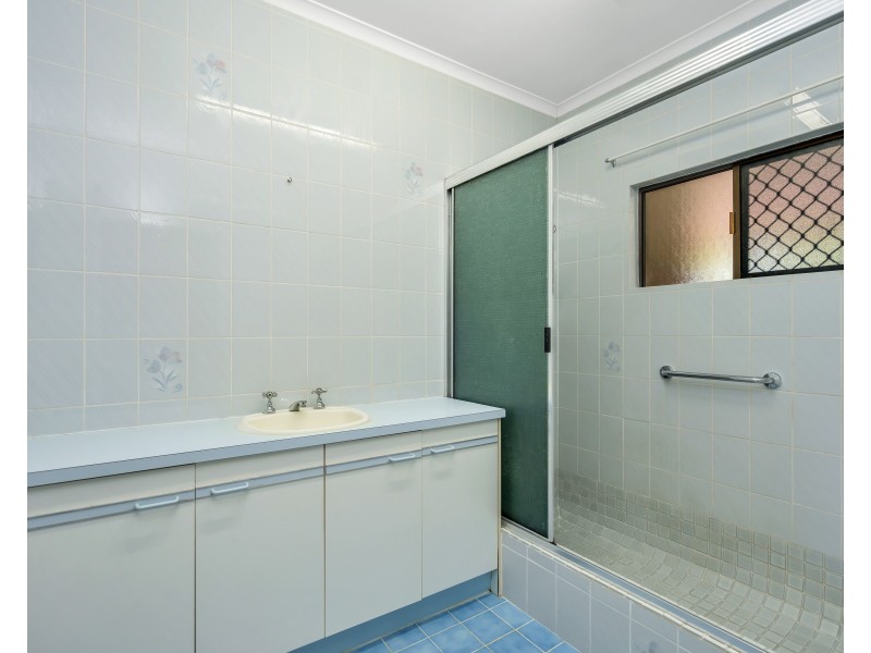 189 Swallow Street, Mooroobool QLD 4870