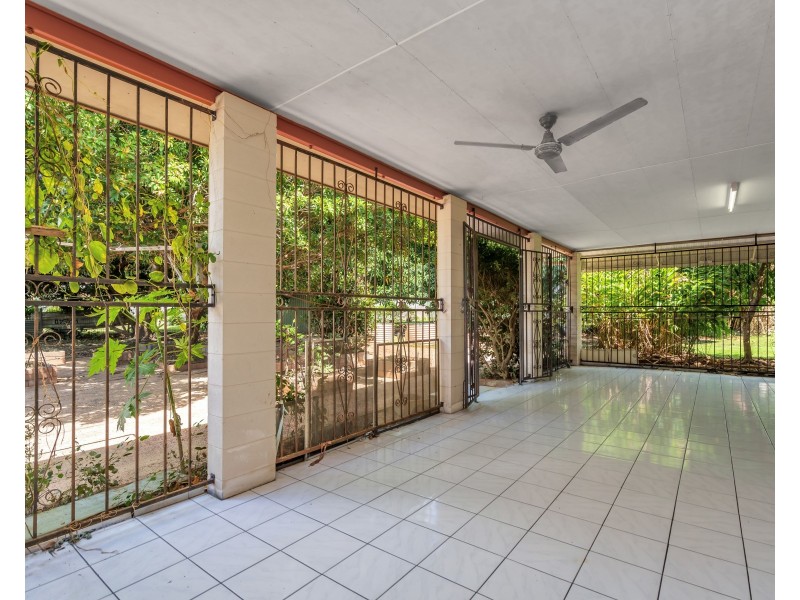 189 Swallow Street, Mooroobool QLD 4870