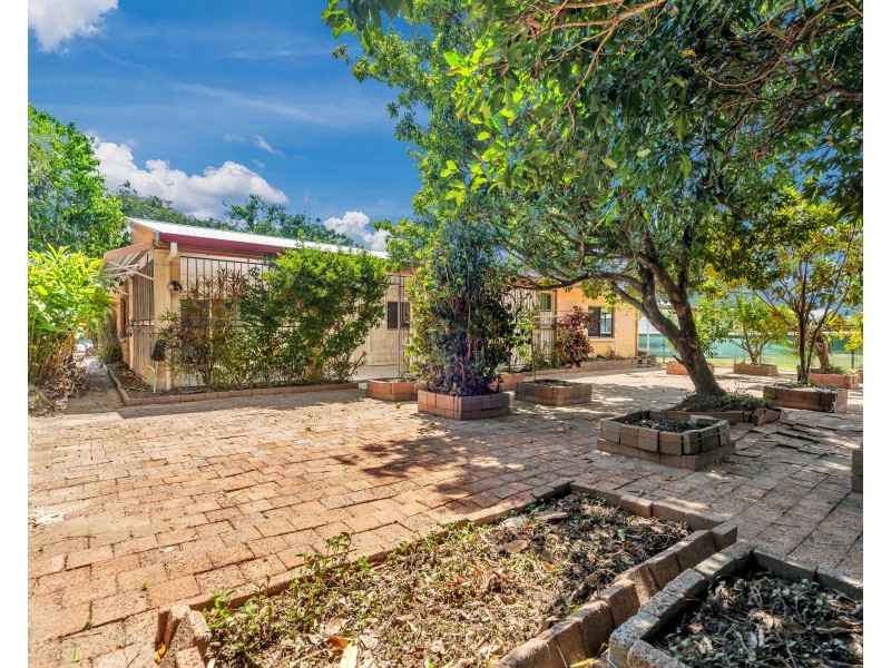 189 Swallow Street, Mooroobool QLD 4870