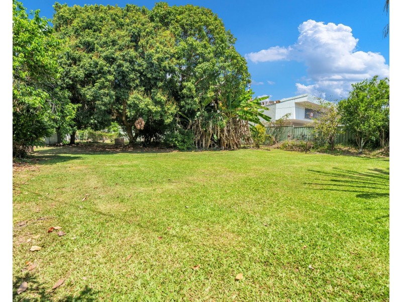 189 Swallow Street, Mooroobool QLD 4870