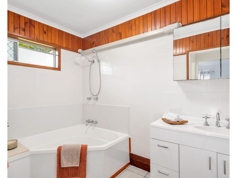 138 Dillon Street, Westcourt QLD 4870