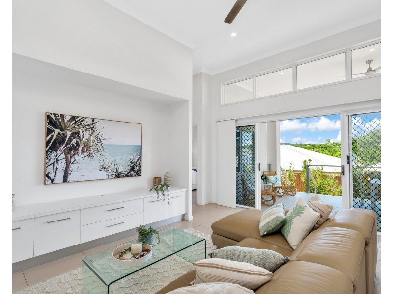 62 McFarlane Drive, Kanimbla QLD 4870