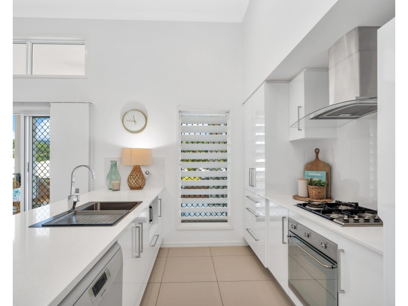 62 McFarlane Drive, Kanimbla QLD 4870