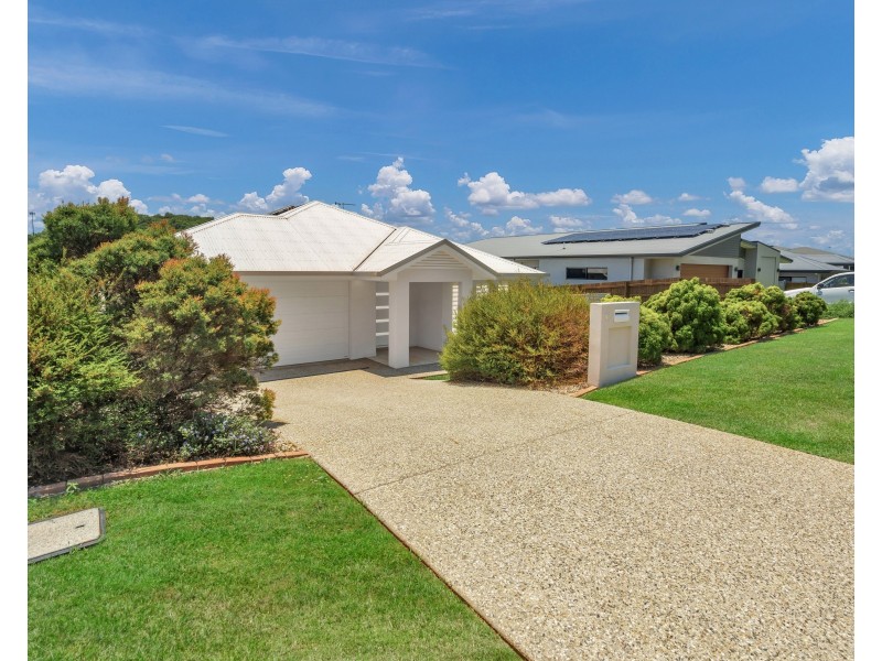 62 McFarlane Drive, Kanimbla QLD 4870
