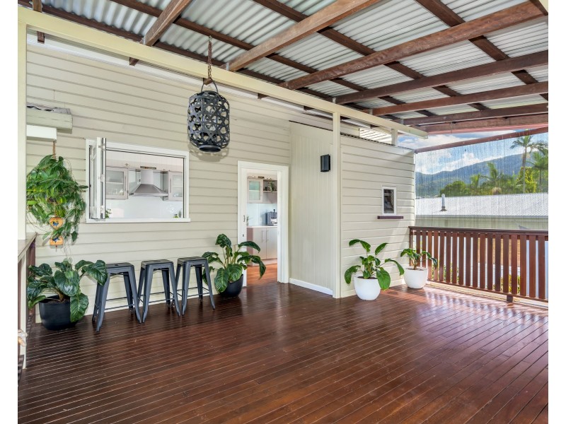 30 Rowe Street, Earlville QLD 4870