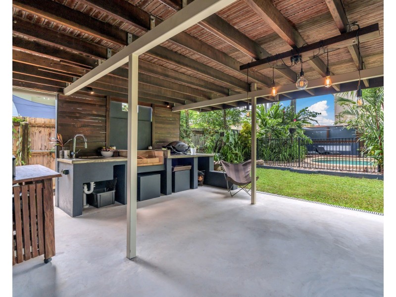 30 Rowe Street, Earlville QLD 4870