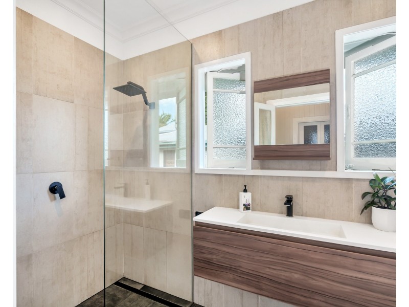 30 Rowe Street, Earlville QLD 4870