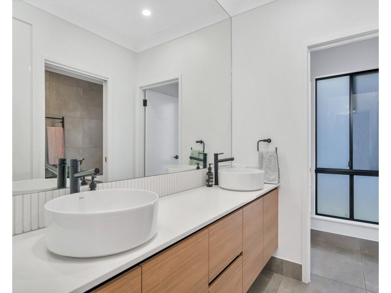 138 Charringa Link, Smithfield QLD 4878