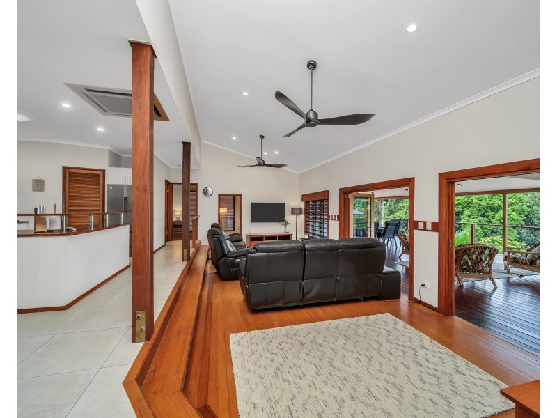 3 Julian Close, Mooroobool QLD 4870