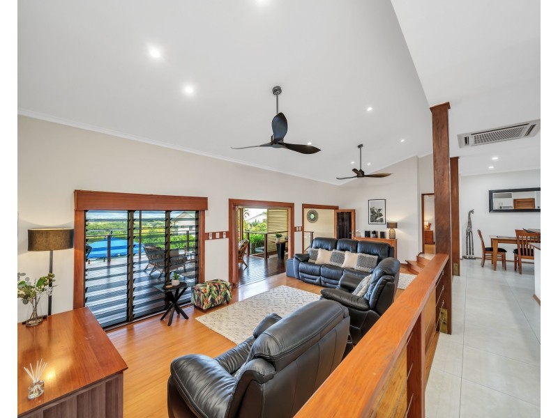 3 Julian Close, Mooroobool QLD 4870