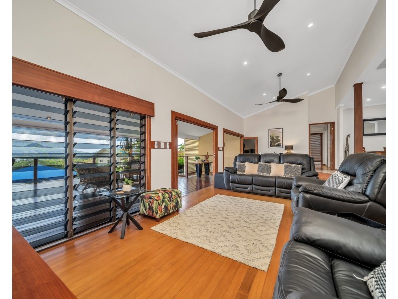 3 Julian Close, Mooroobool QLD 4870