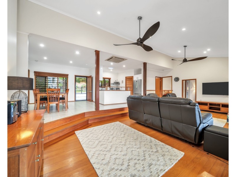 3 Julian Close, Mooroobool QLD 4870