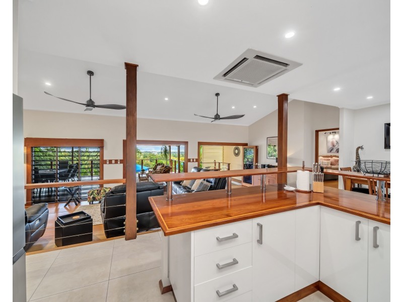 3 Julian Close, Mooroobool QLD 4870