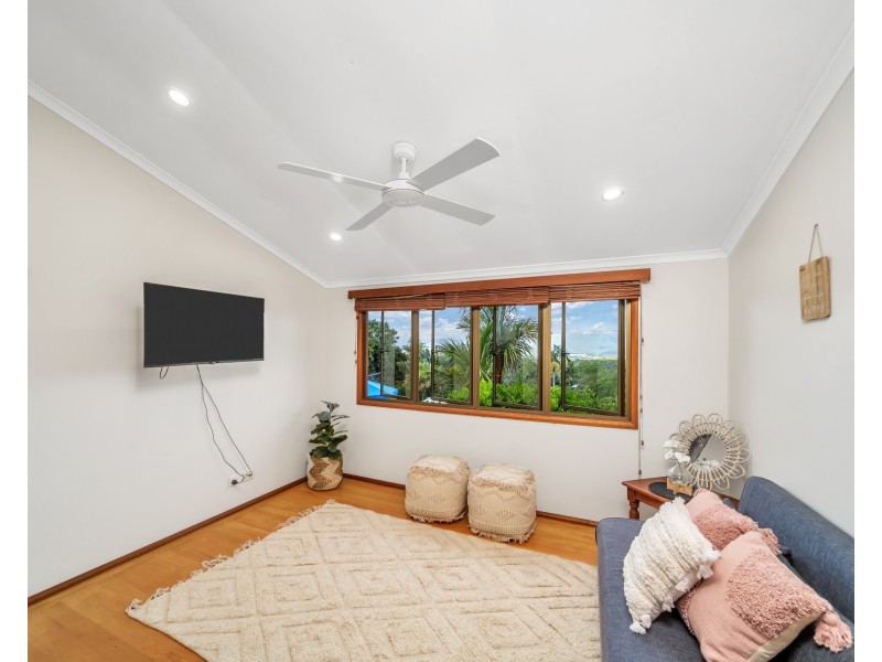 3 Julian Close, Mooroobool QLD 4870
