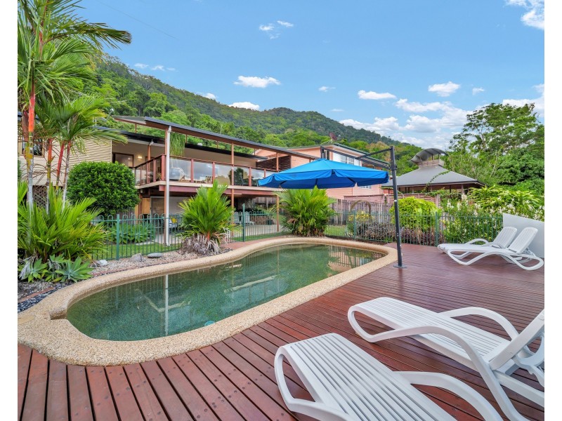 3 Julian Close, Mooroobool QLD 4870