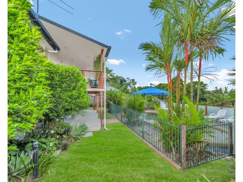 3 Julian Close, Mooroobool QLD 4870