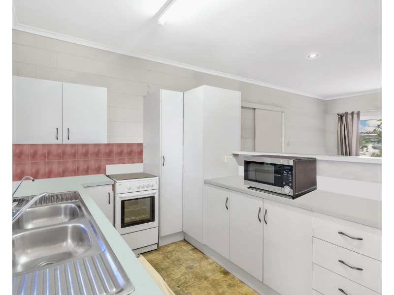 1/16 Brooks Street, Whitfield QLD 4870