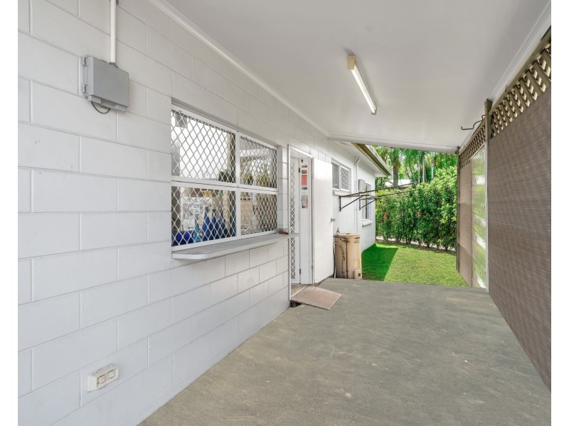 1/16 Brooks Street, Whitfield QLD 4870