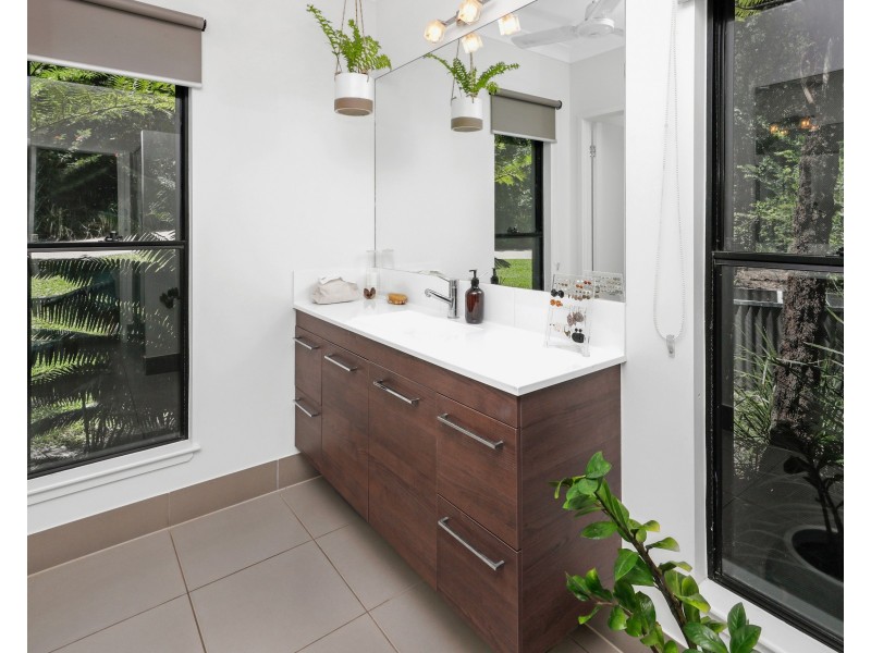 236 Panguna Street, Smithfield QLD 4878