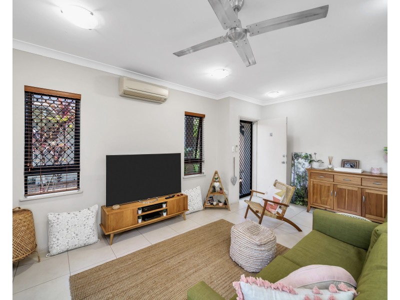 2/1 Robson Street, Mooroobool QLD 4870