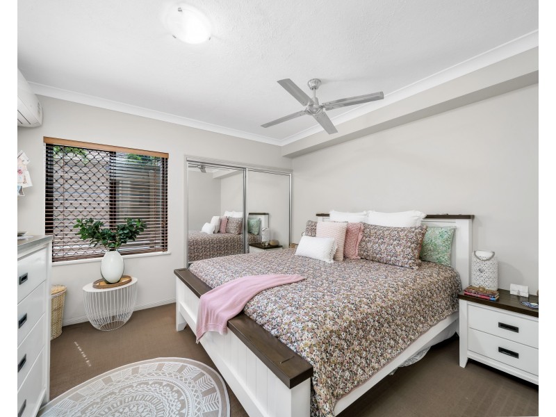 2/1 Robson Street, Mooroobool QLD 4870