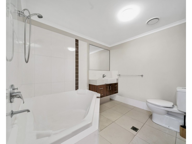 2/1 Robson Street, Mooroobool QLD 4870