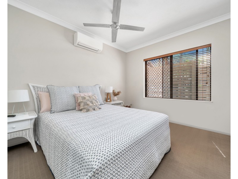 2/1 Robson Street, Mooroobool QLD 4870