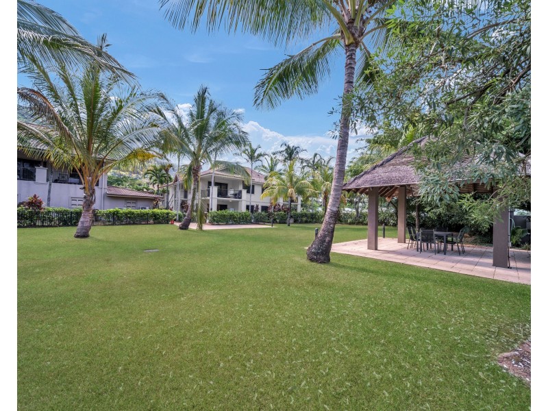 2/1 Robson Street, Mooroobool QLD 4870